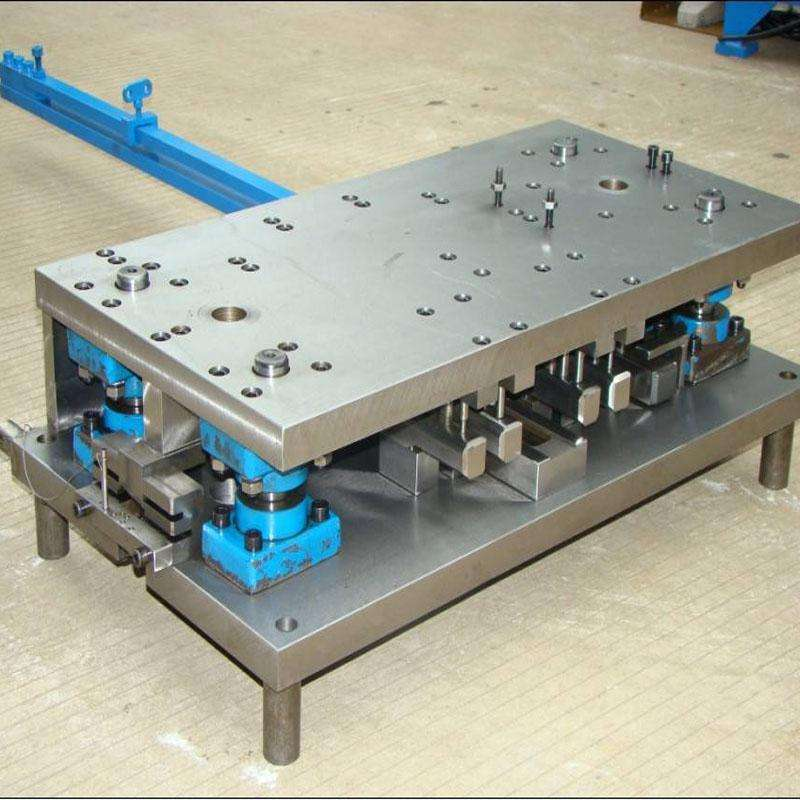 沖壓模具分類與行業(yè)術語，基礎要了解！